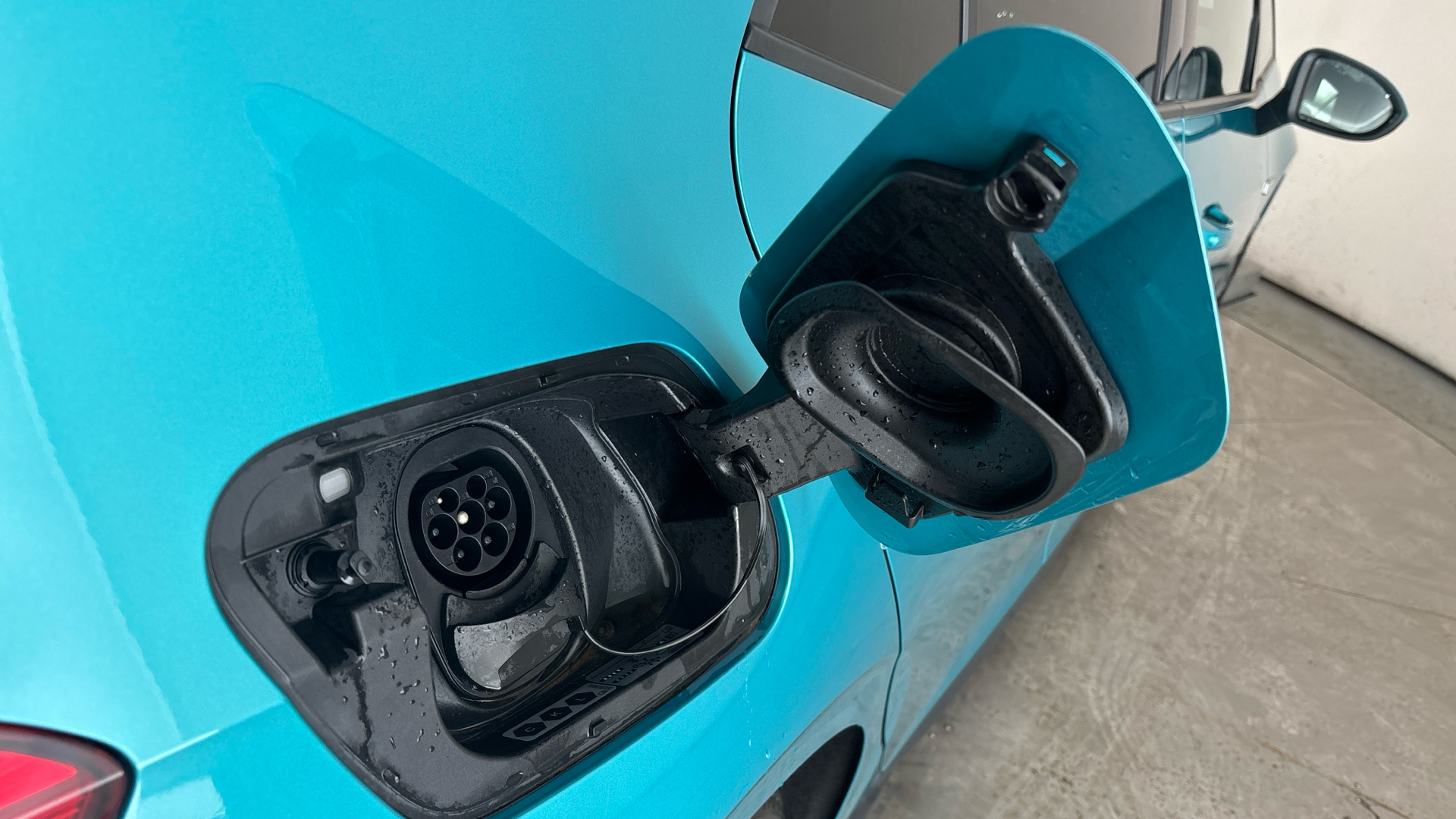 4049551 107KW Family Pro 58kWh 5dr Auto