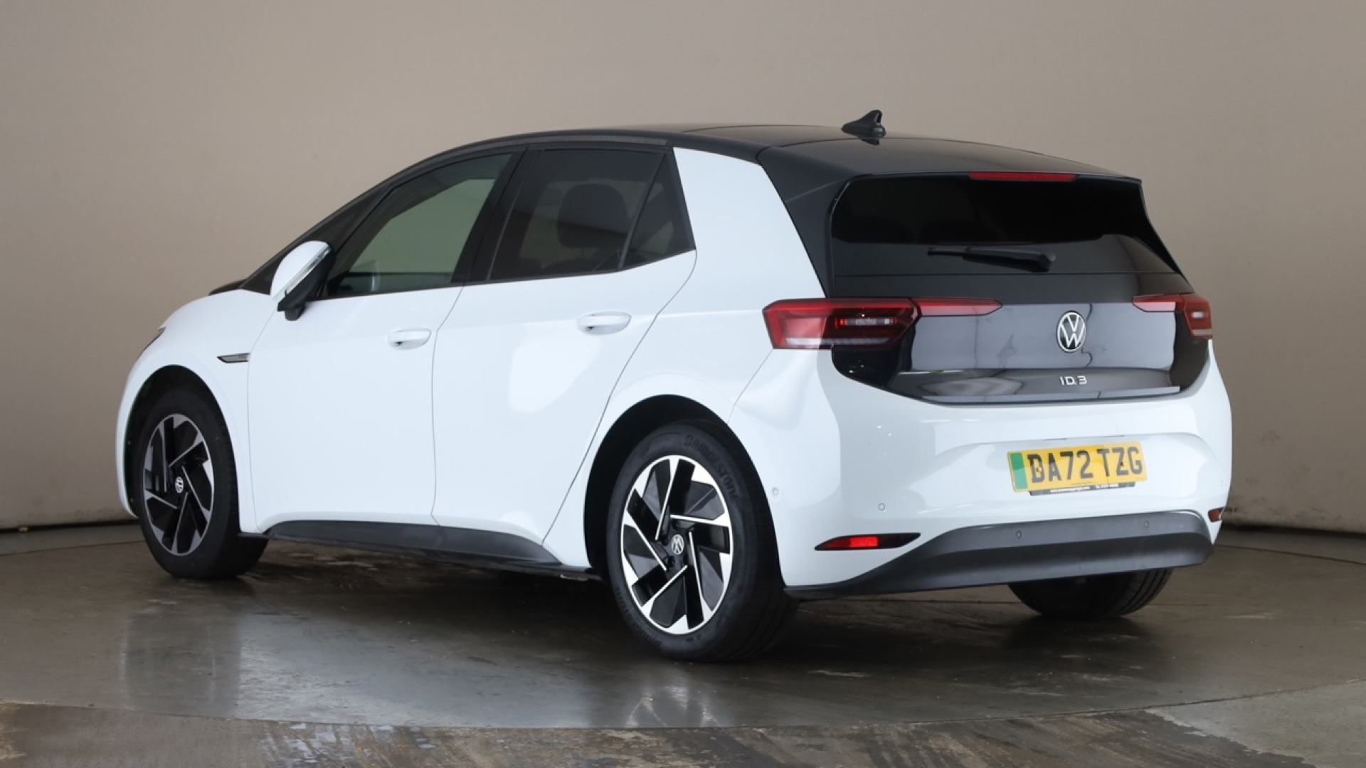 4020863 107KW Family Pro 58kWh 5dr Auto