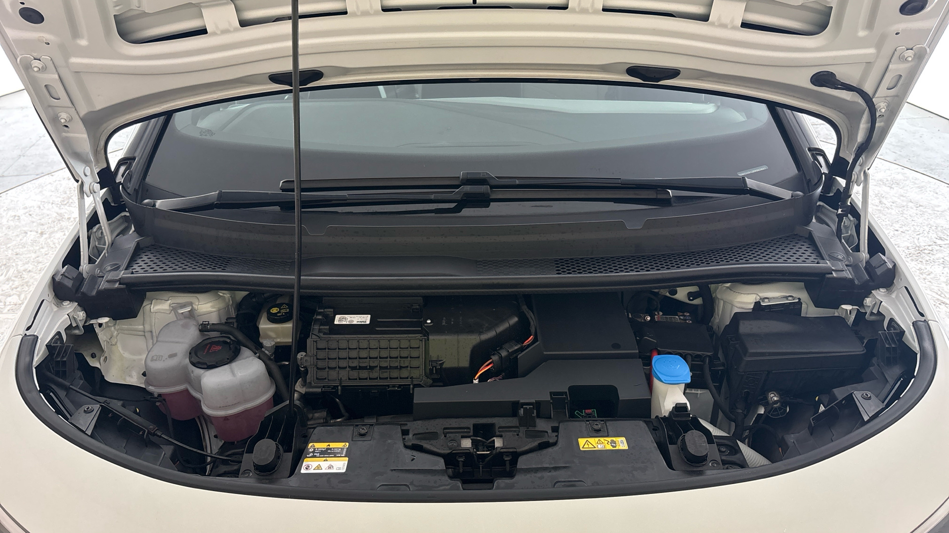 4020863 107KW Family Pro 58kWh 5dr Auto