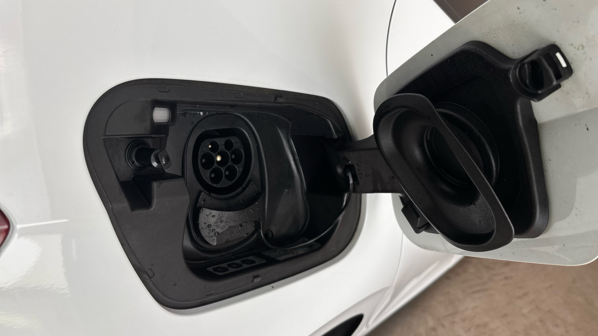 4020863 107KW Family Pro 58kWh 5dr Auto