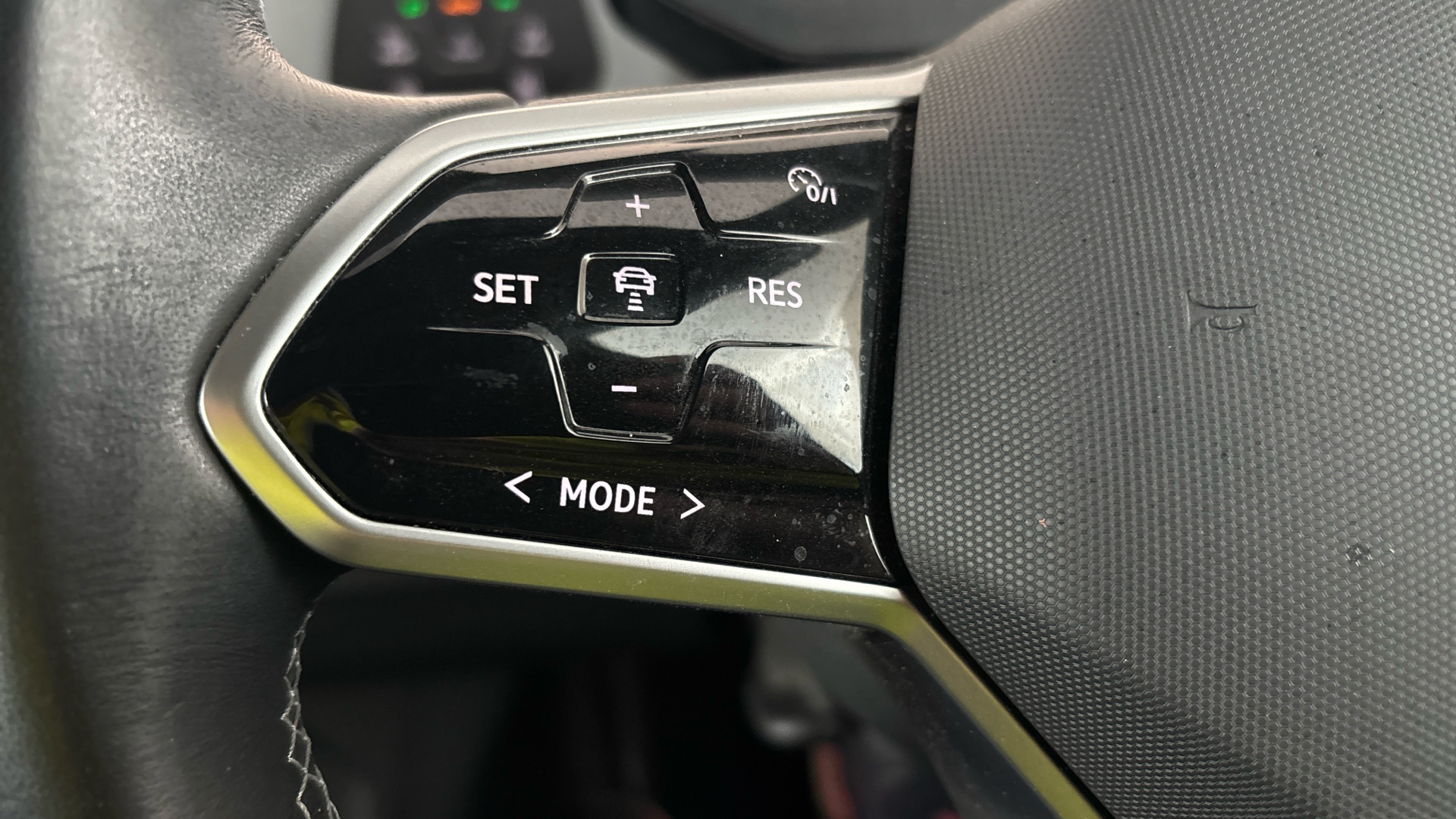 4020863 107KW Family Pro 58kWh 5dr Auto