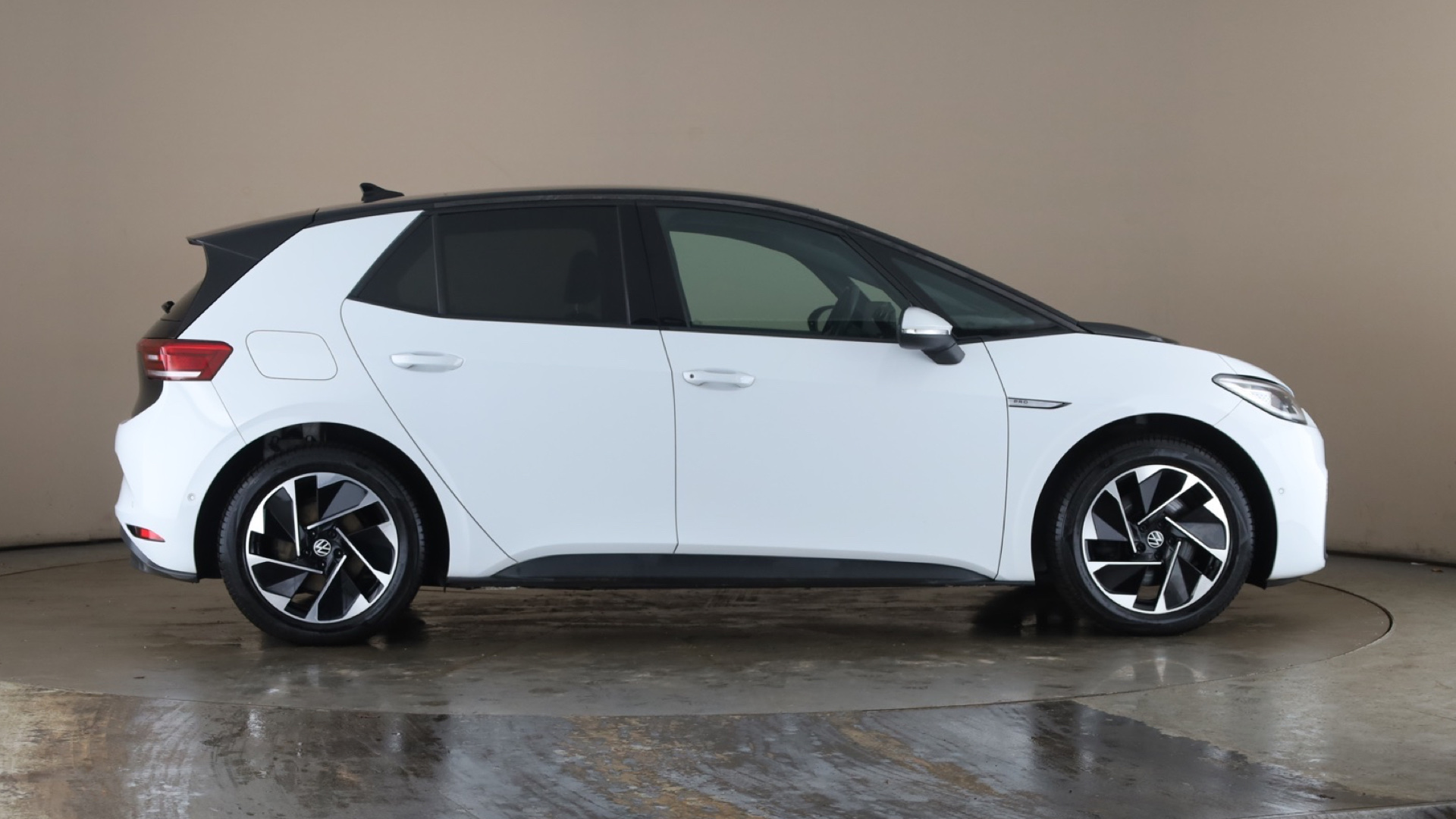 4049535 150kW Family Pro Performance 58kWh 5dr Auto