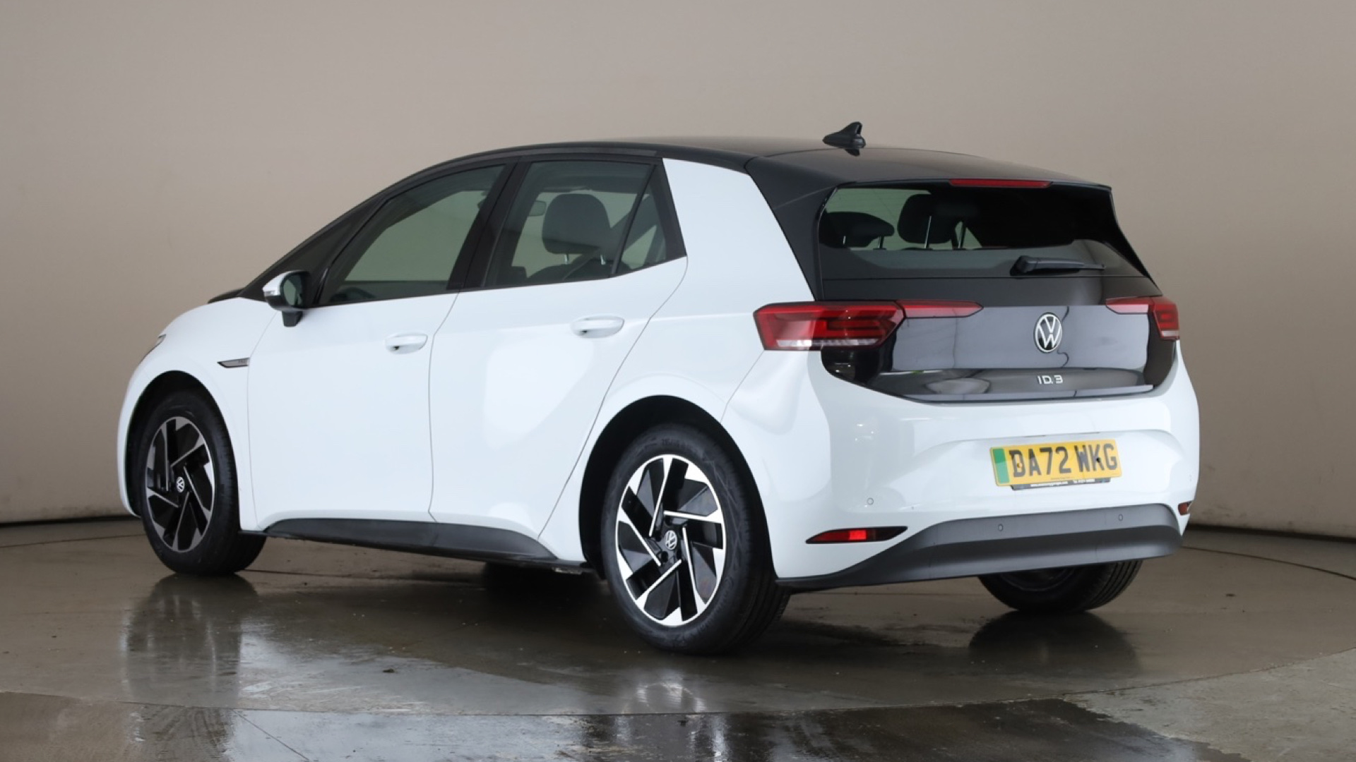 4020864 150kW Life Pro Performance 58kWh 5dr Auto