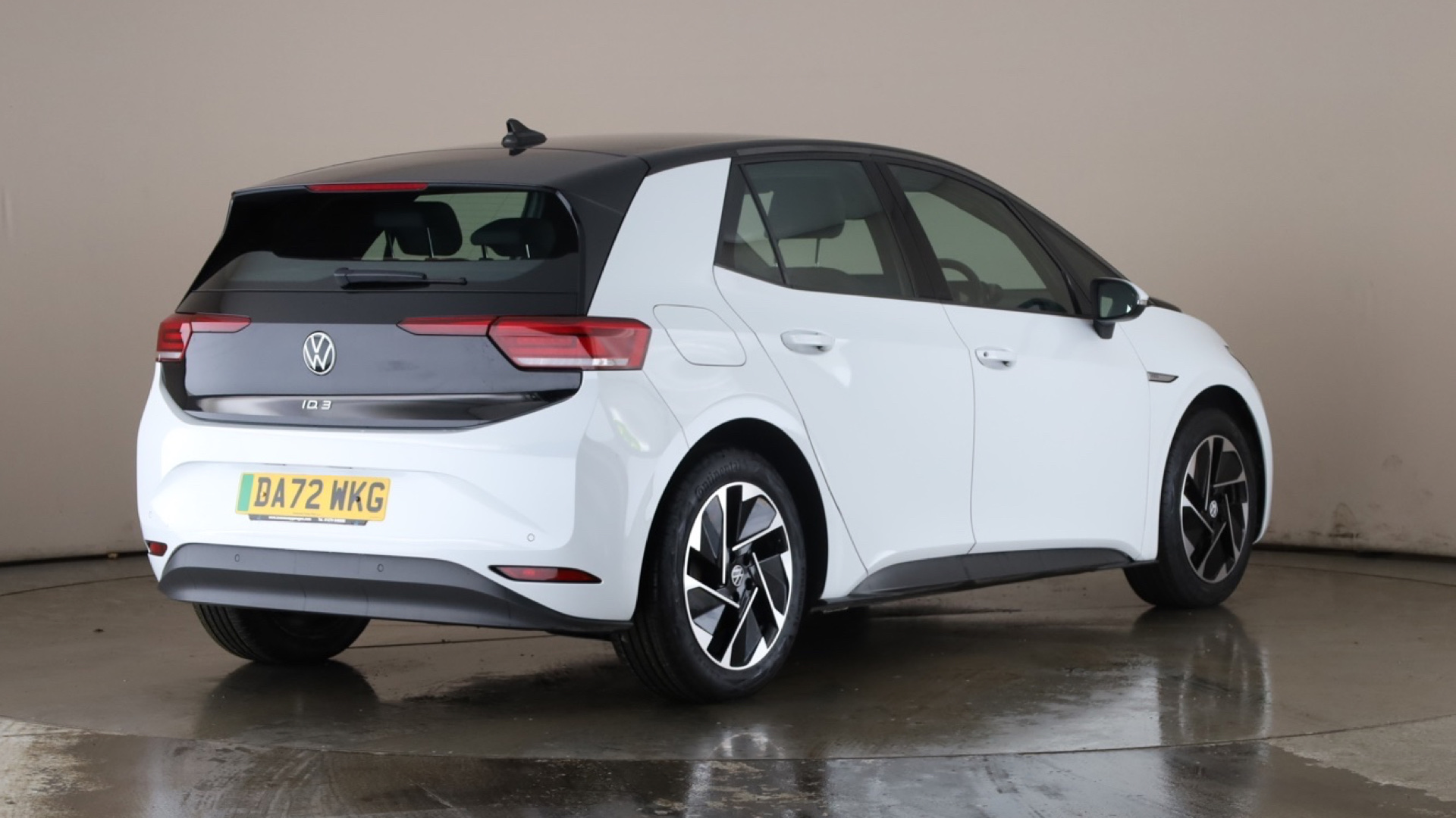 4020864 150kW Life Pro Performance 58kWh 5dr Auto