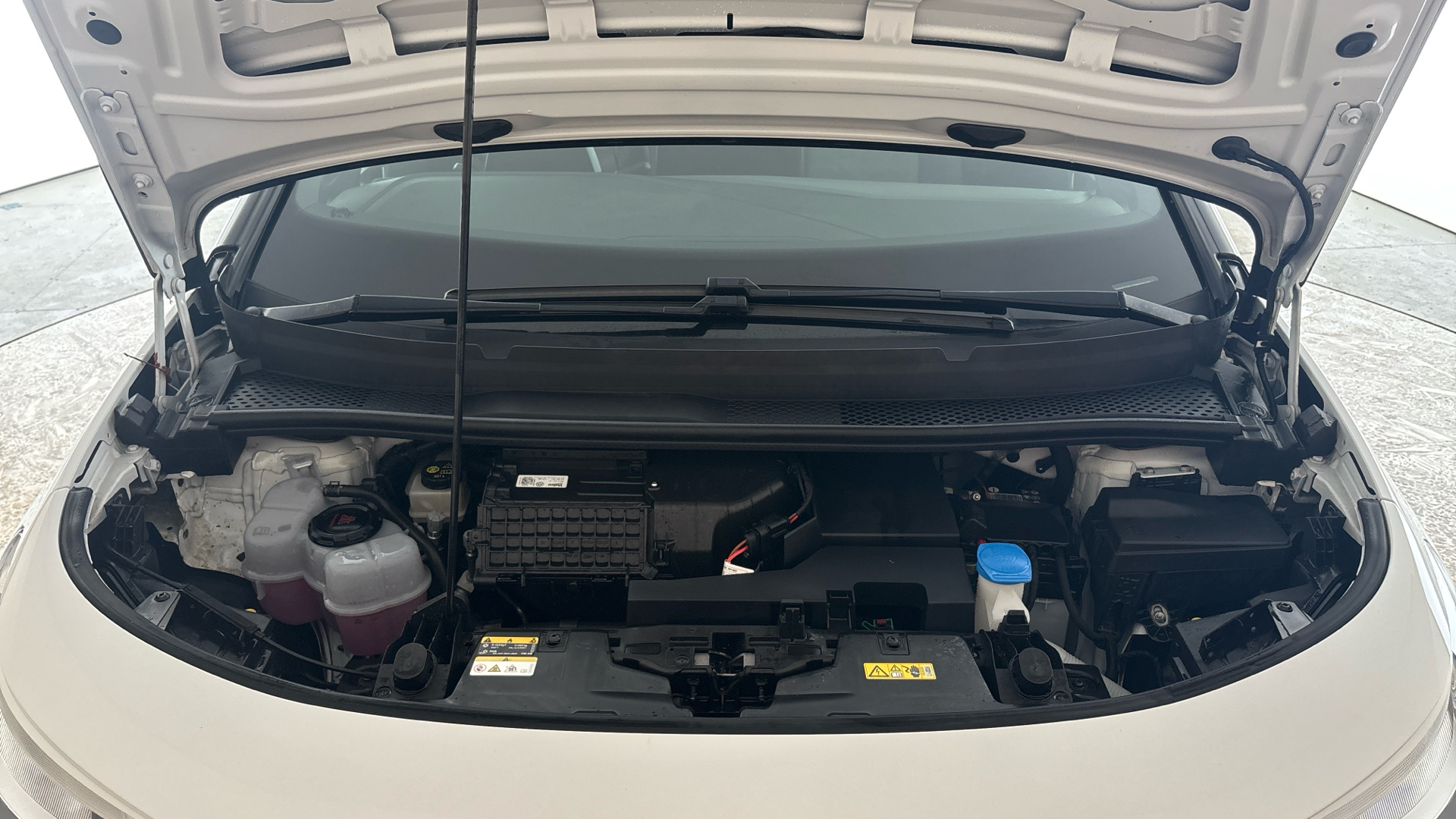 4020864 150kW Life Pro Performance 58kWh 5dr Auto