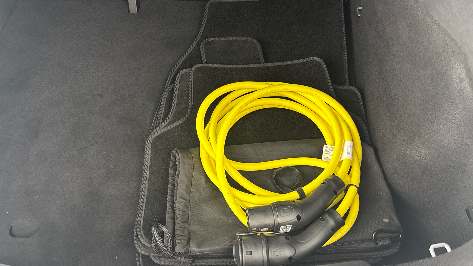 4020864 150kW Life Pro Performance 58kWh 5dr Auto