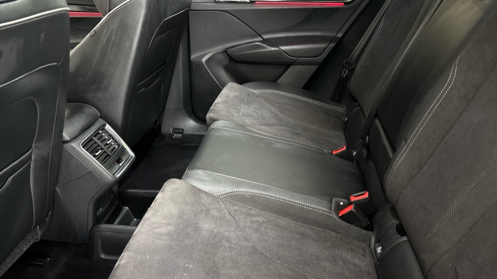 SKODA ENYAQ Image 14