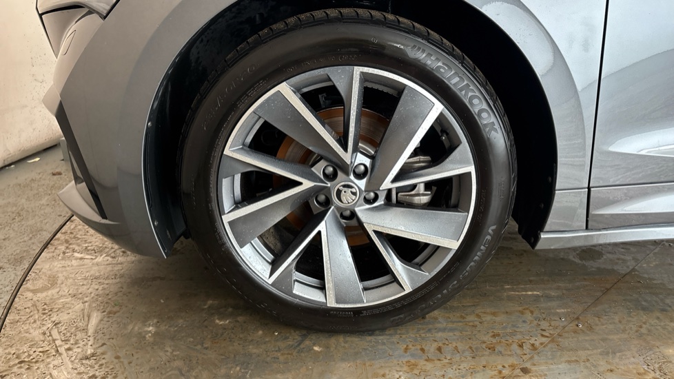 SKODA ENYAQ Image 17