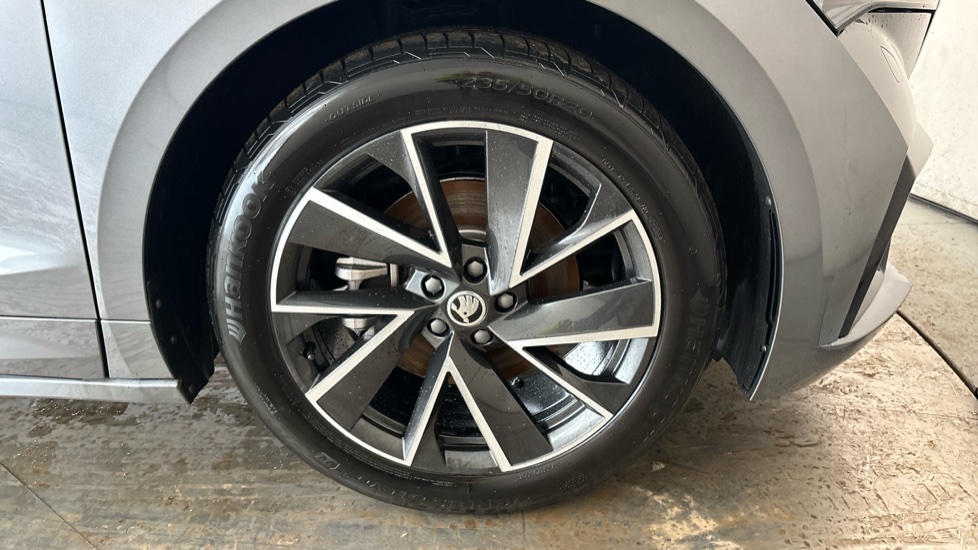 SKODA ENYAQ Image 20