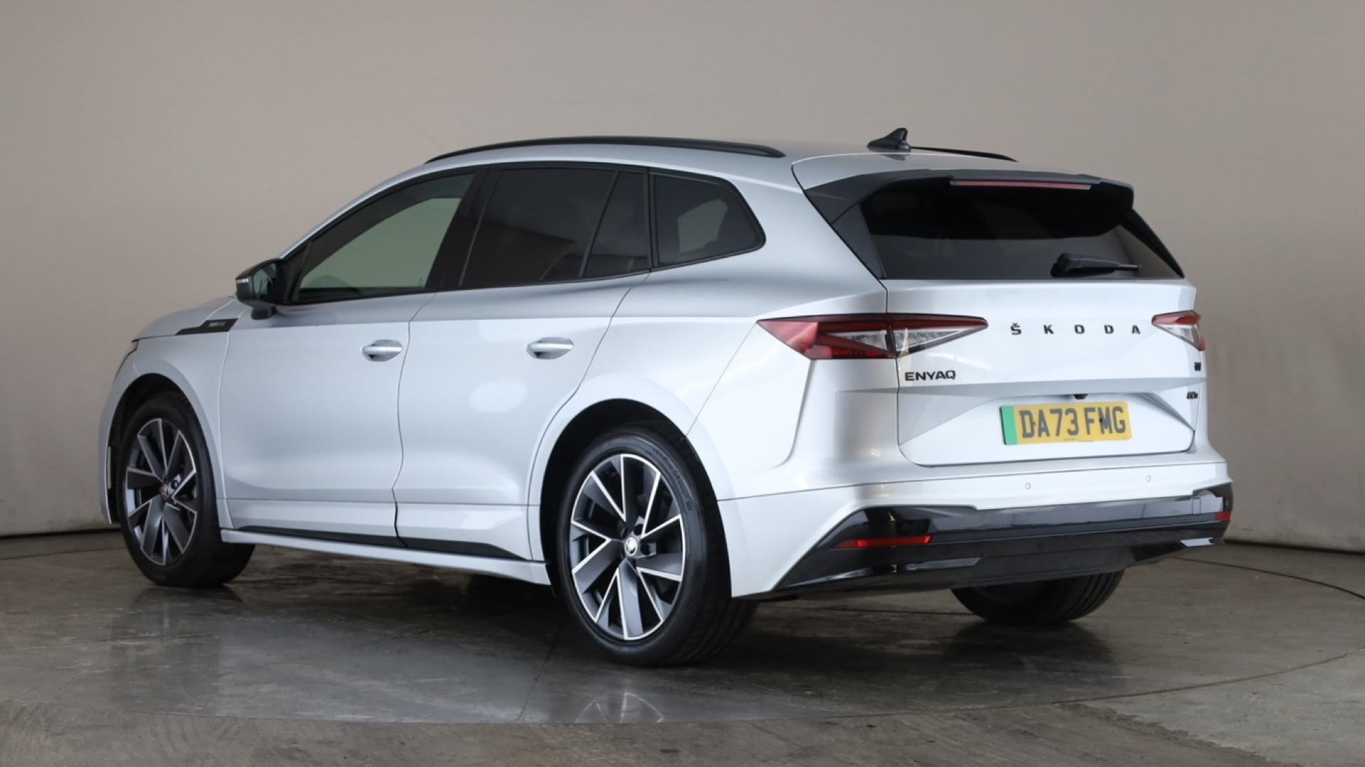 195kW 80x Sportline Plus 82kWh 4x4 5dr Auto [2023]