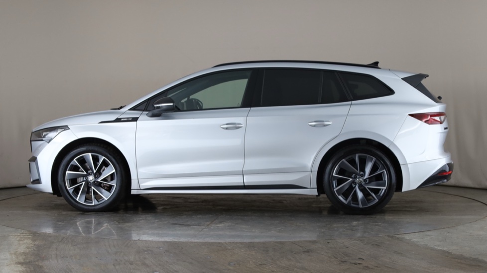 SKODA ENYAQ Image 2