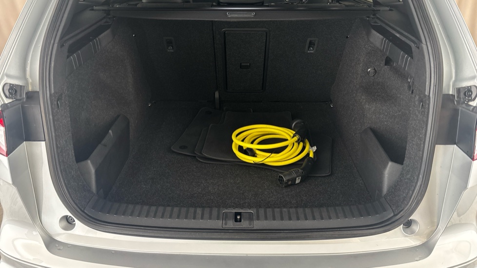 SKODA ENYAQ Image 15