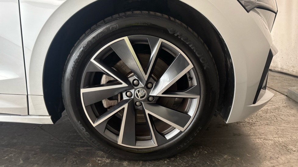 SKODA ENYAQ Image 20