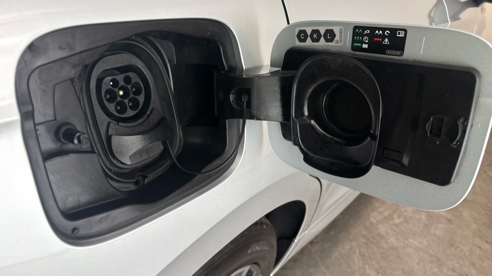 SKODA ENYAQ Image 21