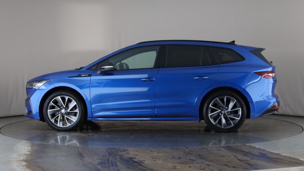 SKODA ENYAQ Image 2