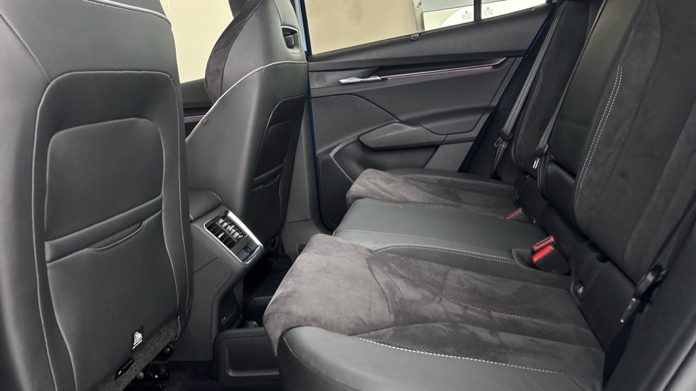 SKODA ENYAQ Image 14