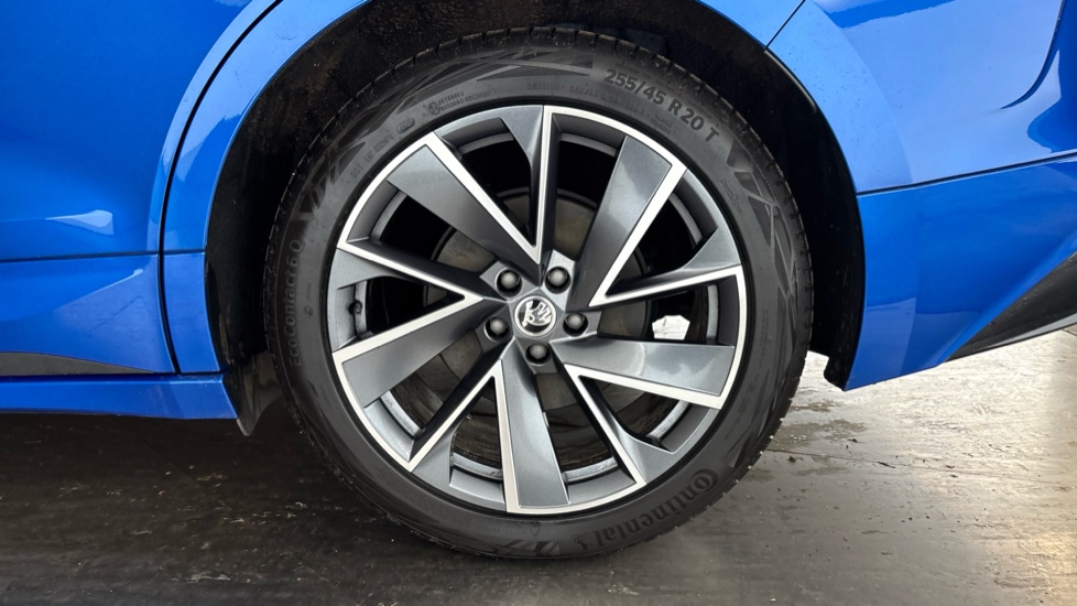 SKODA ENYAQ Image 18
