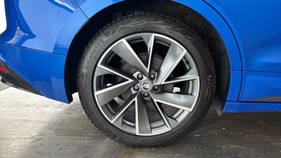SKODA ENYAQ Image 19
