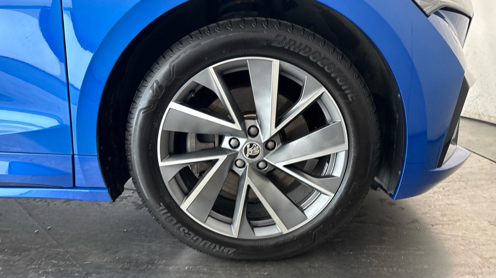 SKODA ENYAQ Image 20