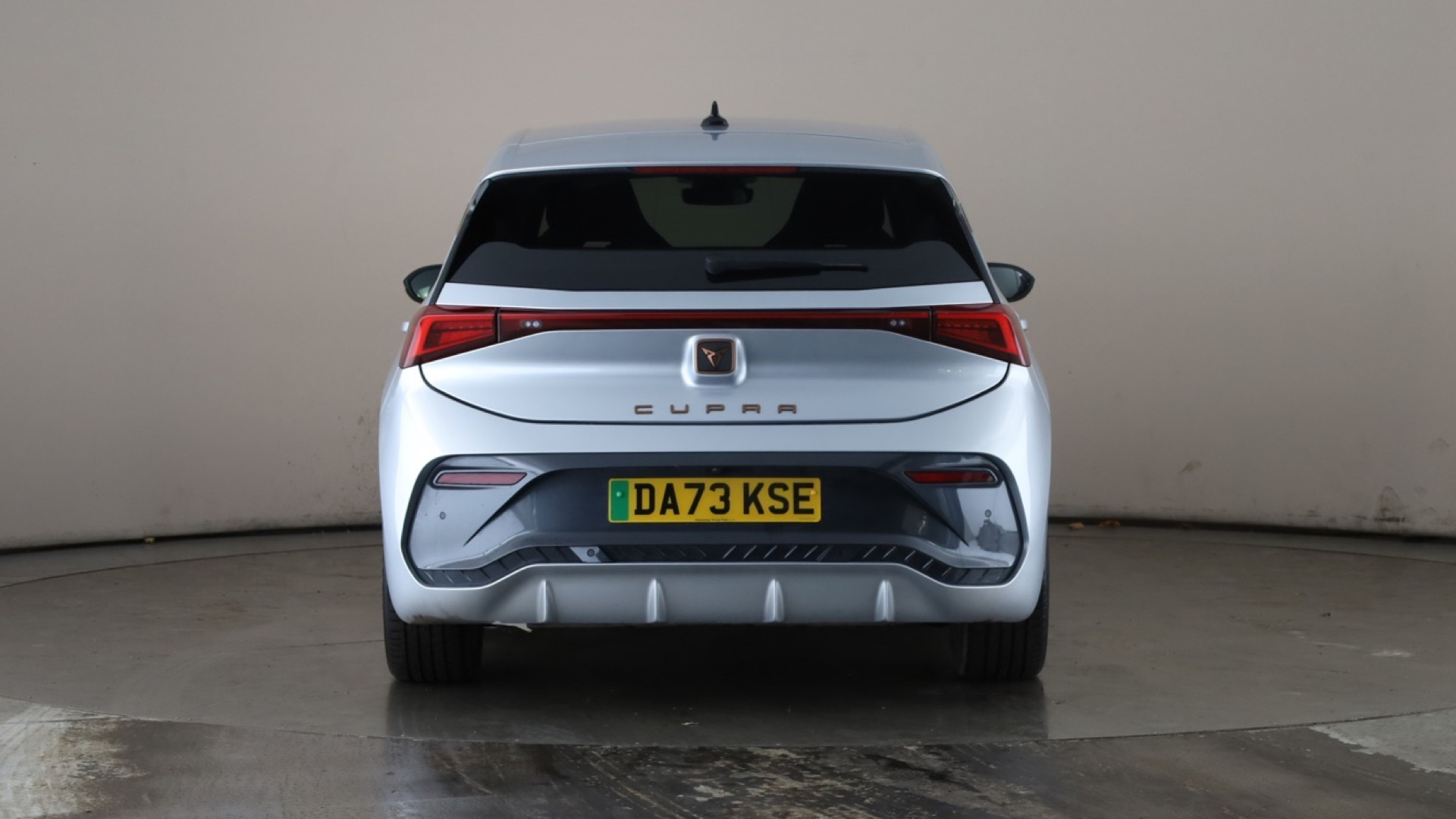 4020859 169kW e-Boost V2 77kWh 5dr Auto