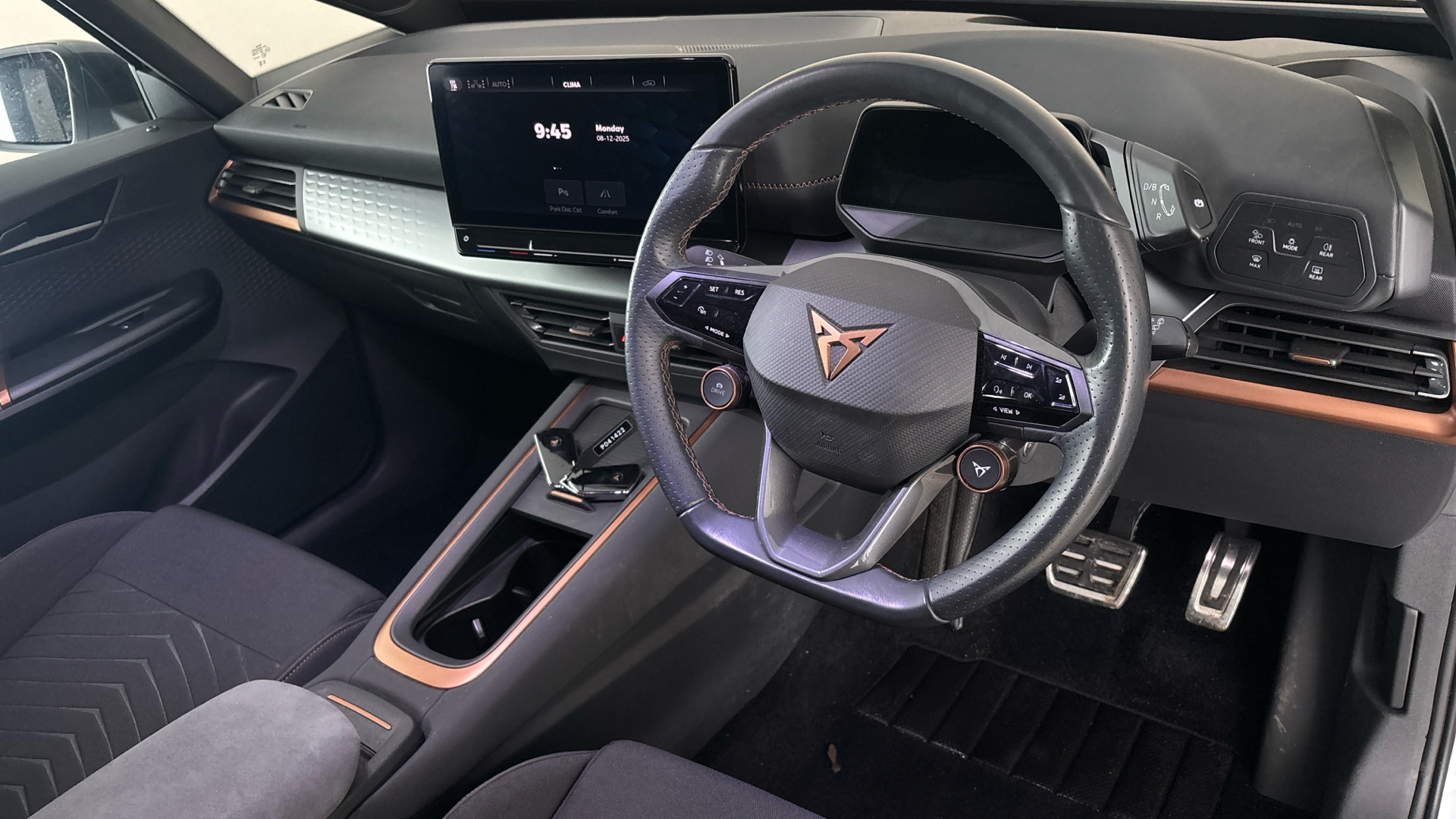 4020859 169kW e-Boost V2 77kWh 5dr Auto