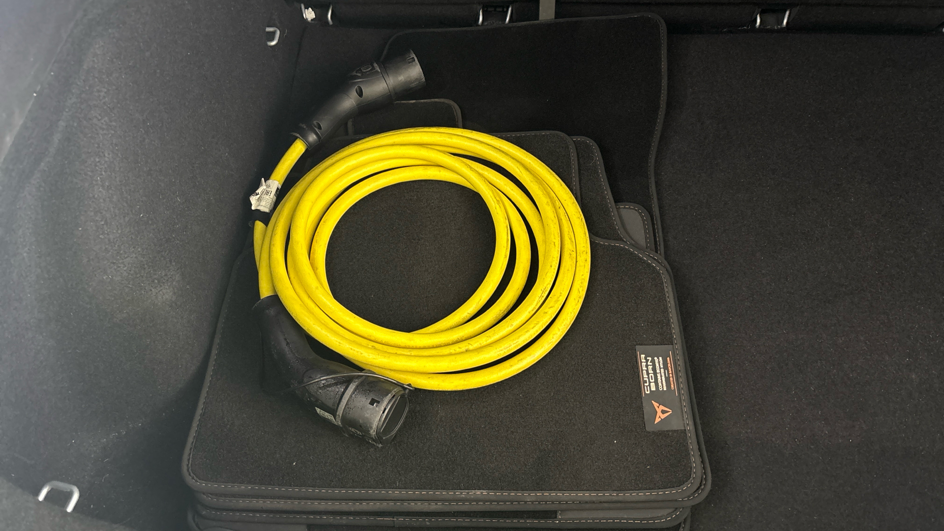 4020859 169kW e-Boost V2 77kWh 5dr Auto