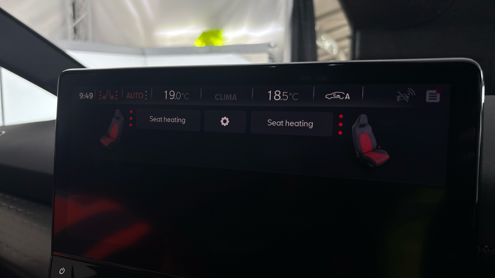 4020859 169kW e-Boost V2 77kWh 5dr Auto