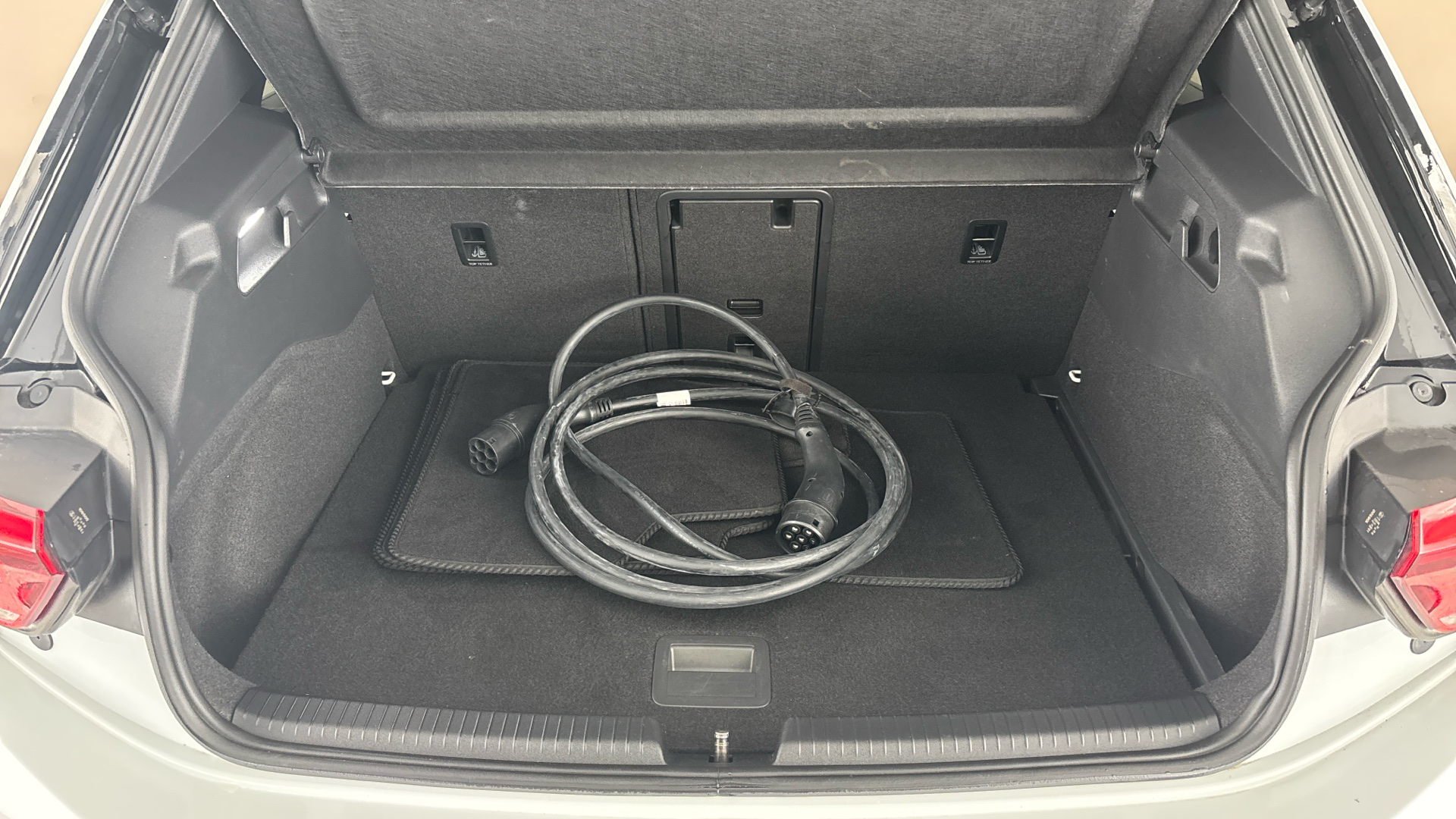 4027744 150kW Family Pro Performance 58kWh 5dr Auto