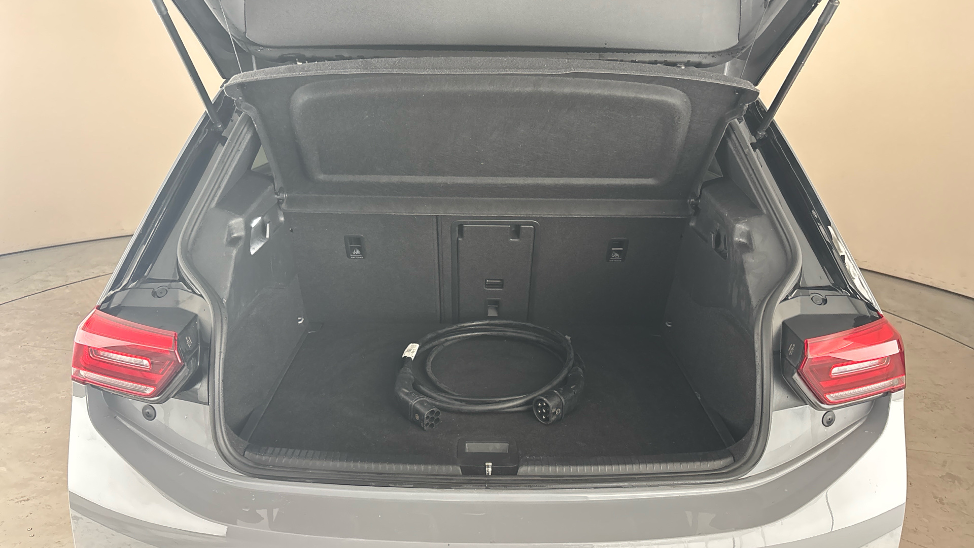 4021007 150kW Family Pro Performance 58kWh 5dr Auto