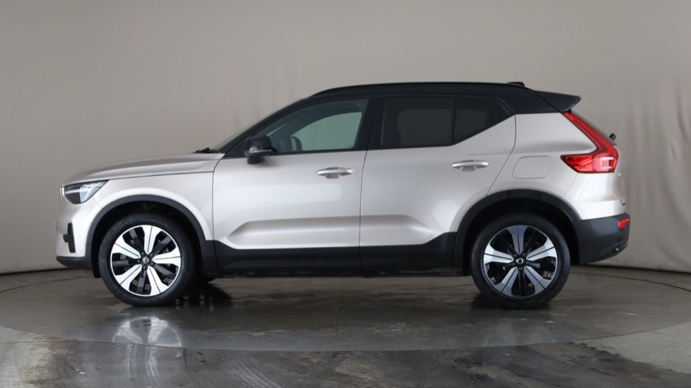 VOLVO XC40 Image 2