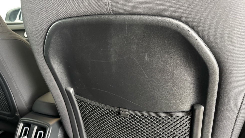 VOLVO XC40 Scratches