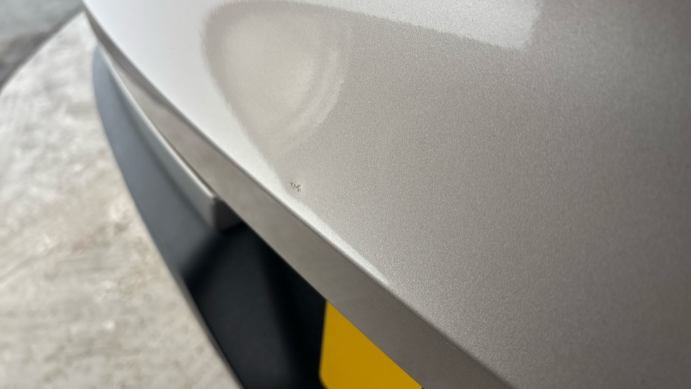 VOLVO XC40 Dent and chips