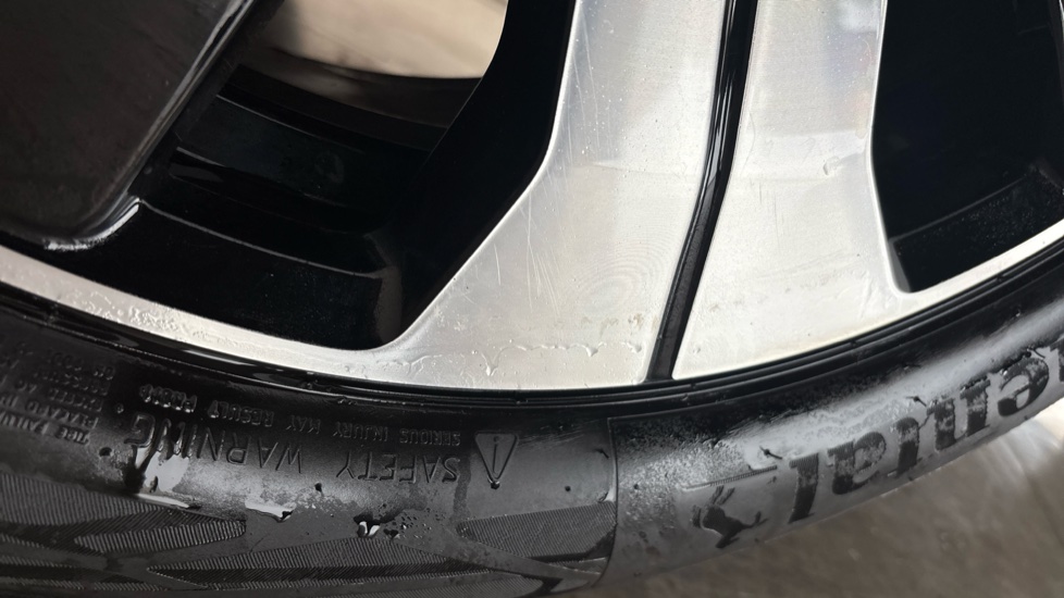 VOLVO XC40 Scratches