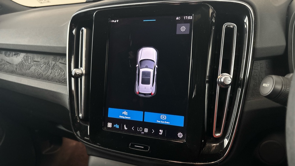 VOLVO XC40 Rear parking sensors