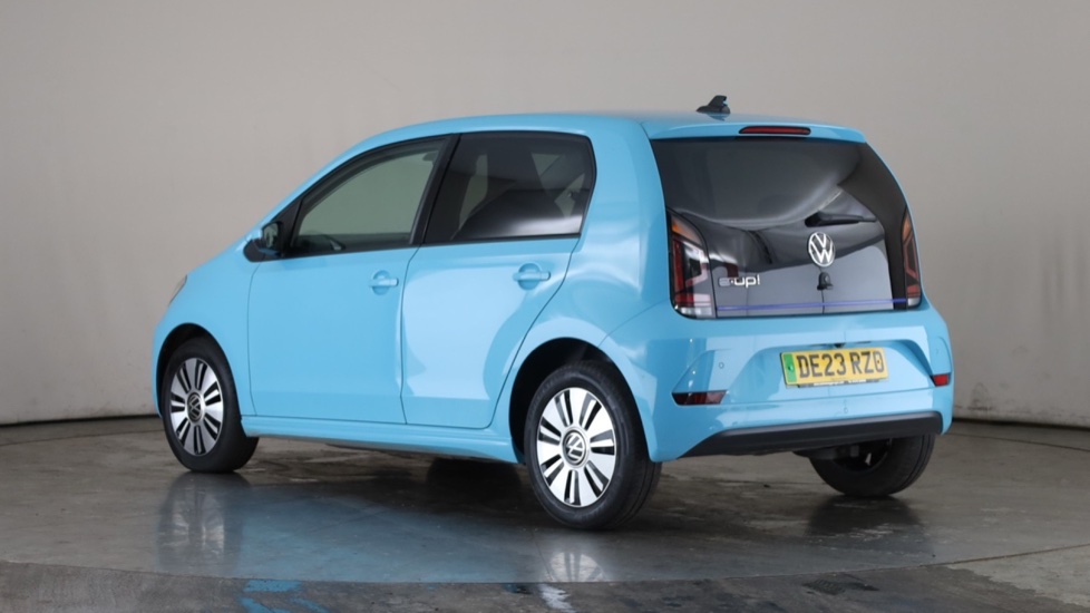 VOLKSWAGEN UP Image 3