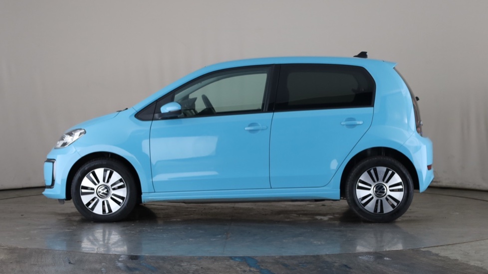 VOLKSWAGEN UP Image 2