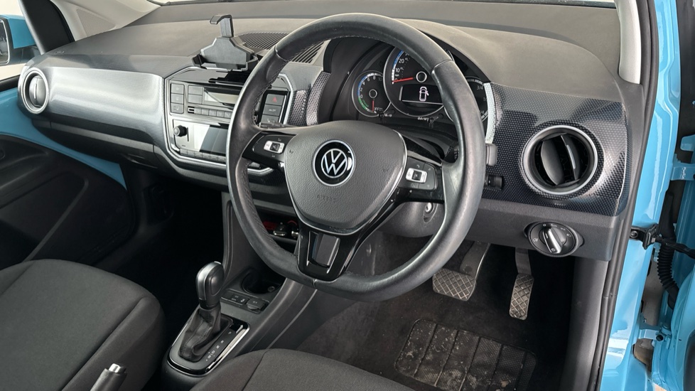 VOLKSWAGEN UP Image 9