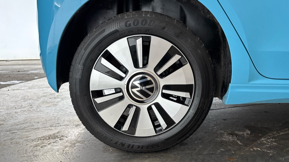 VOLKSWAGEN UP Image 19