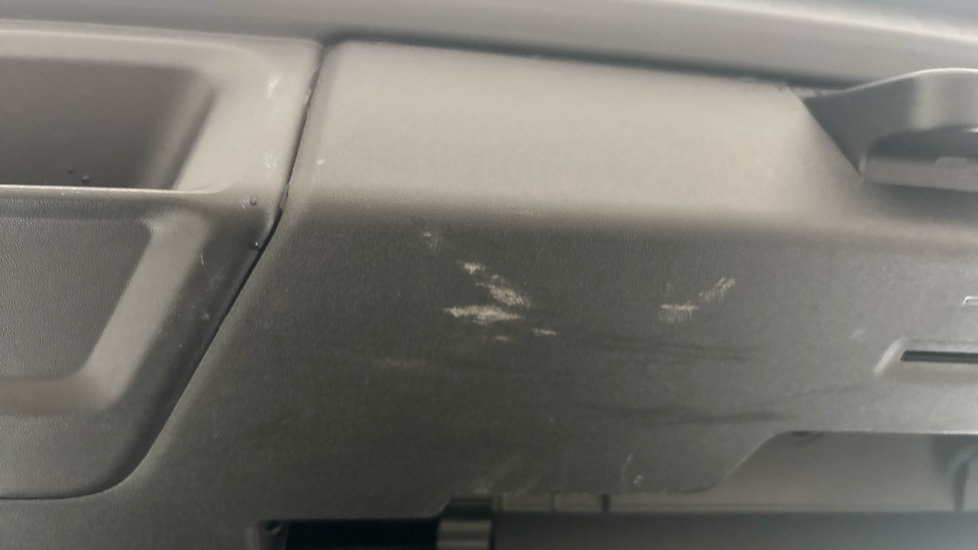 CUPRA BORN scuff