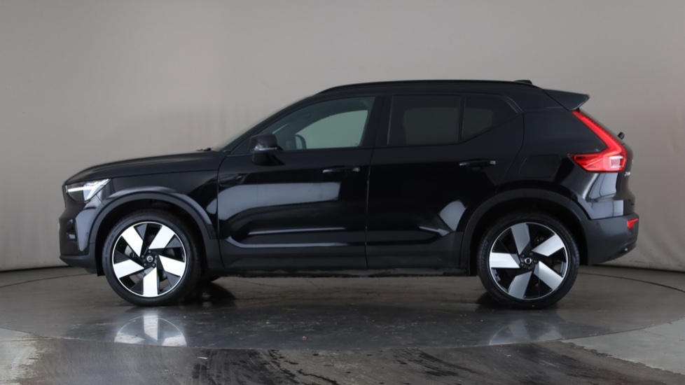 VOLVO XC40 Image 2