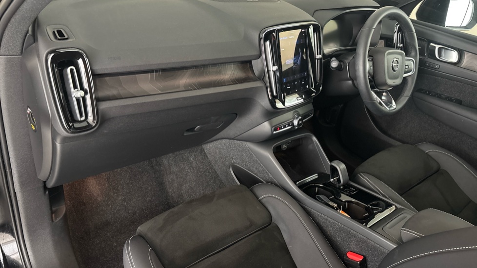 VOLVO XC40 Image 10