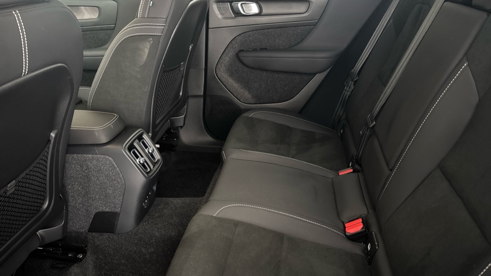 VOLVO XC40 Image 14