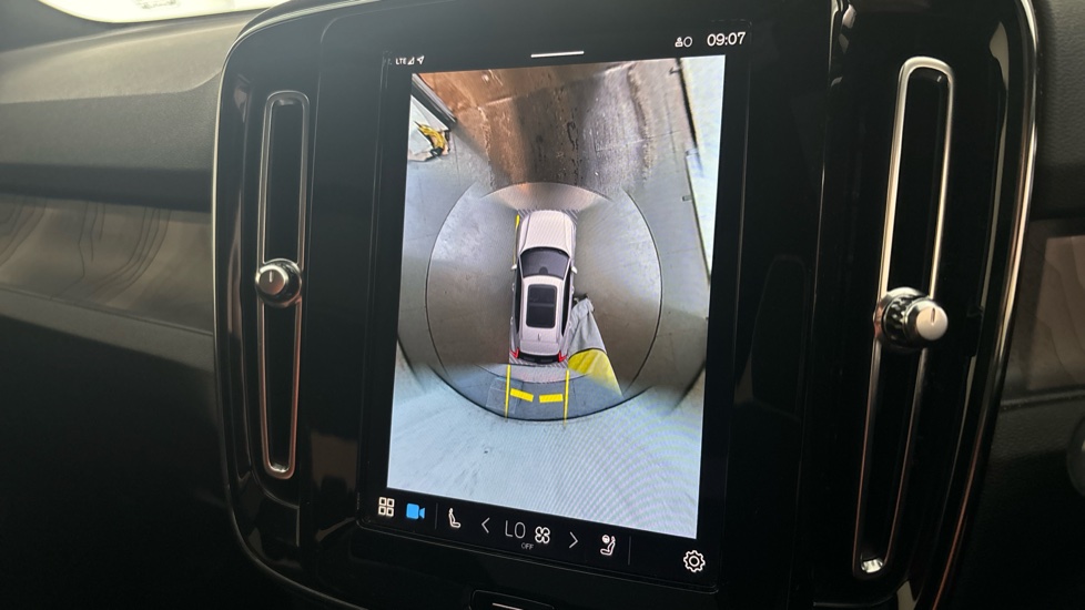 VOLVO XC40 reverse camera