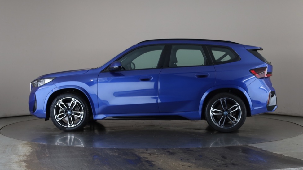 BMW iX1 Image 2