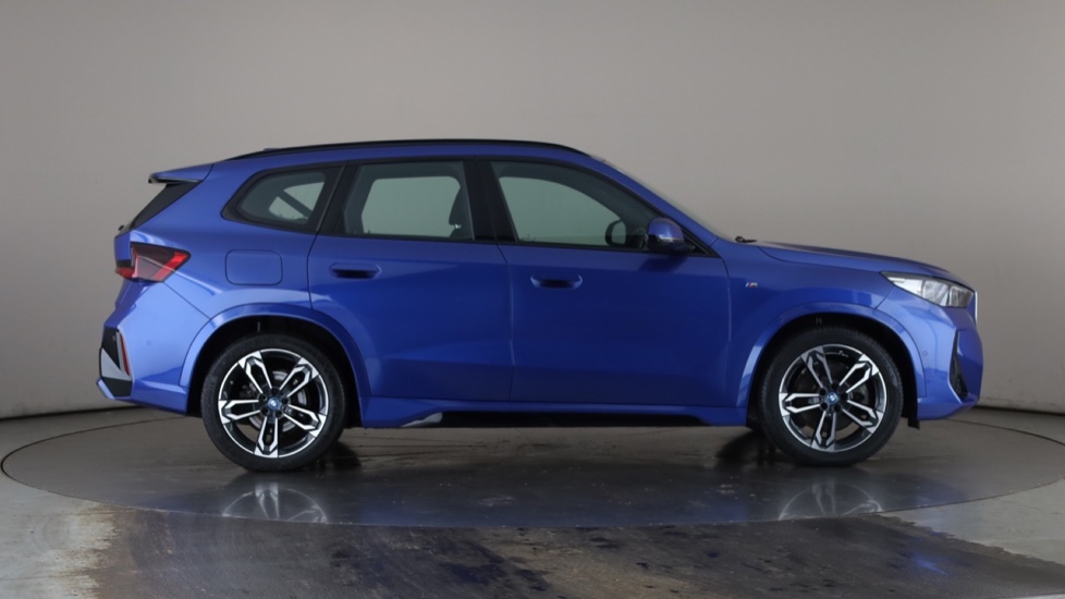 BMW iX1 Image 6