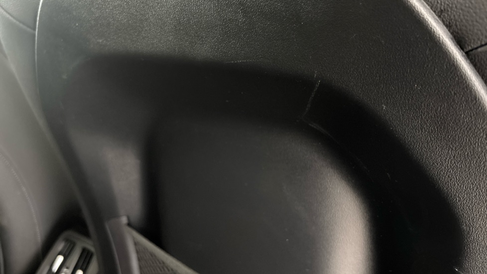 BMW iX1 scratches