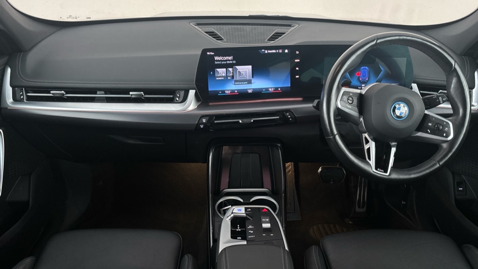BMW iX1 Image 11