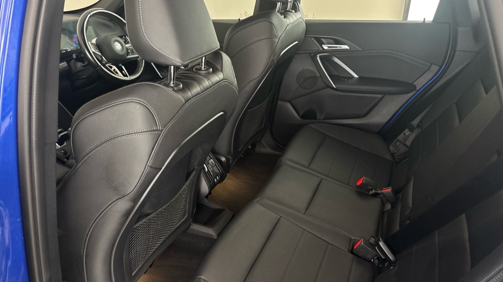 BMW iX1 Image 14