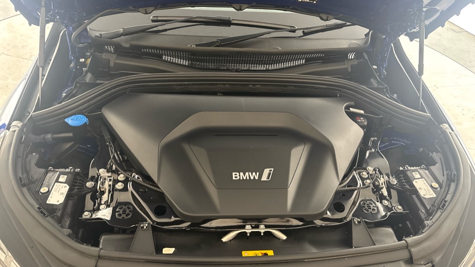 BMW iX1 Image 16