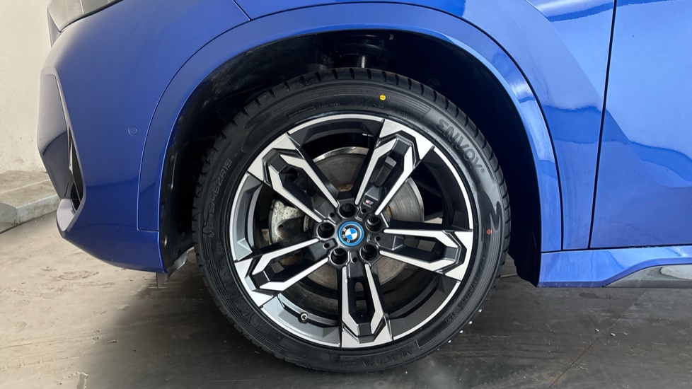 BMW iX1 Image 17